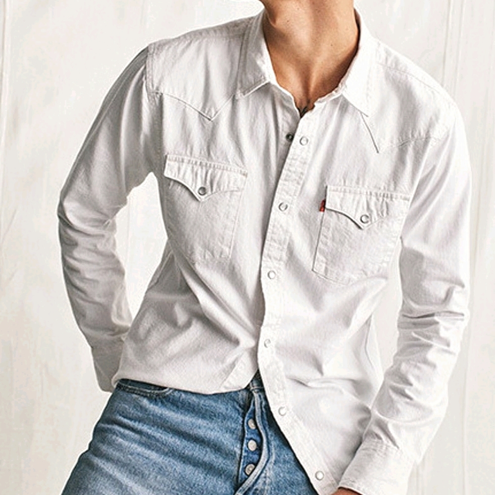 NWOT Levi's Retro White Long Sleeve Button Up